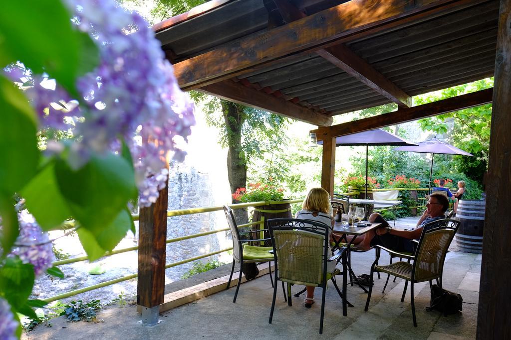 Maison Sous Le Pont Bed and Breakfast Meyras Esterno foto